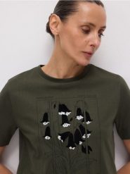 Bawełniany t-shirt z nadrukiem - jasny zielony. Zielone t-shirty damskie Reserved, l, bez wzorów, z bawełny, bez kołnierzyka. W wyprzedaży za 29.99 zł.