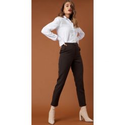 NA-KD Classic Proste spodnie garsonkowe - Brown. Spodnie materiałowe damskie marki NA-KD Classic. Za 202.95 zł.