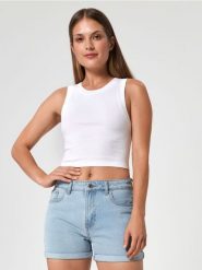 Szorty jeansowe mom high waist - niebieski. Niebieskie szorty damskie Sinsay, l, bez wzorów, z bawełny, z podwyższonym stanem. W wyprzedaży za 37.99 zł.