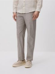 Spodnie chino regular z lnem - brązowy. Brązowe spodnie materiałowe męskie Reserved, l, bez wzorów, z bawełny. Za 169.99 zł.