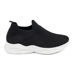 Shelvt Czarne buty sportowe damskie wsuwane. Czarne obuwie sportowe damskie bez wzorów. Za 126.76 zł.