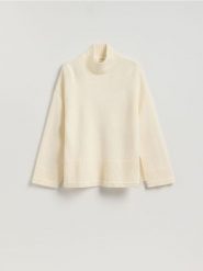 Wełniany sweter z golfem - złamana biel. Swetry damskie Reserved, l, bez wzorów, z wełny, bez kołnierzyka, bez ramiączek, bez kaptura. Za 329.99 zł.