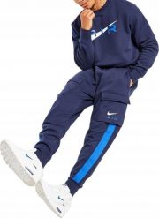 SPODNIE DRESOWE NIKE AIR MĘSKIE BAWEŁNA BOJÓWKI DD7369 451 r. XS. Spodnie sportowe męskie Nike, m, bez wzorów, z bawełny. Za 209.00 zł.