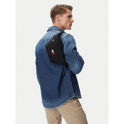 Nerka Tommy Jeans. Czarne saszetki męskie Tommy Jeans, z jeansu, młodzieżowe, małe. Za 209.99 zł.