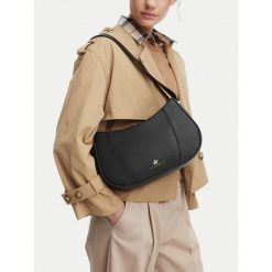 Torebka Beverly Hills Polo Club. Czarne torebki do ręki damskie Beverly Hills Polo Club, bez wzorów, klasyczne, bez dodatków. Za 179.99 zł.