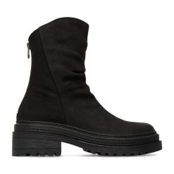 Botki G-Star. Czarne botki damskie G-Star, retro, bez obcasa, na płaskiej podeszwie, bez zapięcia. Za 449.99 zł.