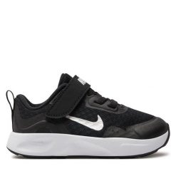 Sneakersy Nike. Czarne trampki i tenisówki chłopięce Nike, bez wzorów, bez zapięcia. Za 139.99 zł.
