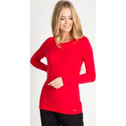 Czerwona bluzka basic z łezką na plecach QUIOSQUE. Czerwone bluzki damskie QUIOSQUE, w jednolite wzory, z dzianiny, klasyczne, z dekoltem na plecach, z długim rękawem. W wyprzedaży za 39.99 zł.