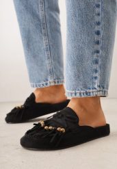 Czarne Klapki VICES Mule Ozdobione Frędzlami Koralikami i Kokardą Eathelena. Czarne klapki damskie Renee, bez wzorów, bez obcasa, na płaskiej podeszwie. Za 99.99 zł.