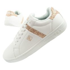 Buty trampki sportowe sneakersy Fila Crosscourt 2. Białe trampki i tenisówki damskie Fila, bez wzorów, z materiału, klasyczne, bez zapięcia. Za 126.00 zł.