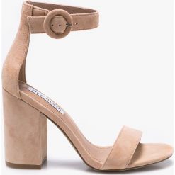 Steve Madden - Sandały. Szare sandały damskie Steve Madden, z materiału. W wyprzedaży za 339.90 zł.