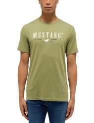 Męski T-Shirt Mustang Style Austin Loden Green 1015829 6353. Zielone t-shirty męskie Mustang, m, bez wzorów, bez kołnierzyka. Za 69.99 zł.
