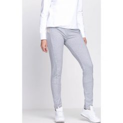 Szare Spodnie Dresowe Along. Szare spodnie dresowe damskie Born2be, z dresówki. Za 34.99 zł.