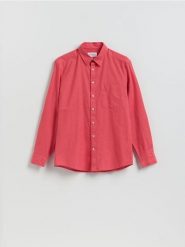 Koszula regular z lnem - koralowy. Pomarańczowe koszule męskie Reserved, l, bez wzorów, z tkaniny, bez kołnierzyka, bez ramiączek. Za 129.99 zł.