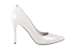 Szpilki Bayla-056 1810-685 Biały, Skóra naturalna lakierowana - 40. Białe czółenka damskie Bayla, bez wzorów, z lakierowanej skóry, bez obcasa, bez zapięcia. W wyprzedaży za 134.10 zł.