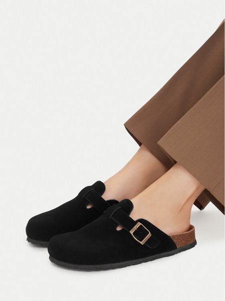 Lasocki Klapki CEO-GBSUM22-3021 Czarny. Czarne klapki damskie Lasocki, bez wzorów, ze skóry, bez obcasa. Za 149.99 zł.