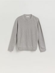 Strukturalny sweter z bawełny - szary. Szare swetry przez głowę męskie Reserved, l, bez wzorów, z bawełny, bez kołnierzyka. Za 119.99 zł.