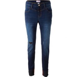 Dżinsy z wywiniętymi nogawkami, z kolekcji Maite Kelly bonprix ciemnoniebieski "stone used". Jeansy damskie marki bonprix. Za 129.99 zł.