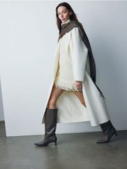 Gładki szalik z wełną - brązowy. Brązowe szaliki i chusty damskie Reserved, bez wzorów, z wełny. W wyprzedaży za 69.99 zł.