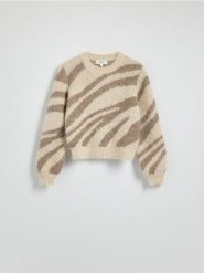 Żakardowy sweter ze zwierzęcym wzorem - wielobarwny. Swetry damskie Reserved, l, bez wzorów, z wełny, bez kołnierzyka, bez ramiączek, bez kaptura. W wyprzedaży za 99.99 zł.