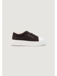 Armani Exchange Trampki XW003067 AF27450 U6032 Brązowy ciemny. Brązowe trampki i tenisówki damskie Armani Exchange, bez wzorów, ze skóry, bez zapięcia. Za 701.99 zł.