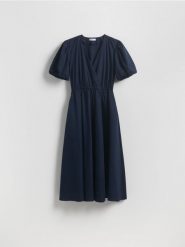 Sukienka z bufkami - granatowy. Niebieskie sukienki damskie Reserved, l, bez wzorów, z bawełny, bez kołnierzyka, bez ramiączek, midi, rozkloszowane. Za 139.99 zł.
