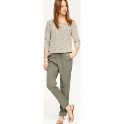 SPODNIE DŁUGIE DAMSKIE LUŹNE. Spodnie materiałowe damskie TOP SECRET. W wyprzedaży za 59.99 zł.