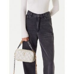 Torebka Steve Madden. Białe torebki do ręki damskie Steve Madden, bez wzorów, klasyczne, bez dodatków. Za 252.99 zł.