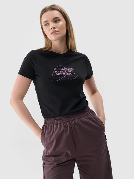 4F T-shirt slim z nadrukiem damski - czarny M. Czarne koszulki sportowe damskie 4f, m, bez wzorów, z bawełny, klasyczne, bez kołnierzyka. W wyprzedaży za 29.99 zł.