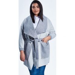Szary płaszcz kardigan Klara duże rozmiary dla puszystych PLUS SIZE WIOSNA. Kardigany damskie marki Moda Size Plus Iwanek. W wyprzedaży za 129.00 zł.