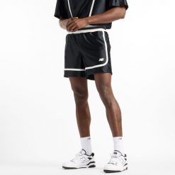Spodenki męskie New Balance MS51608BK – czarne. Czarne szorty męskie New Balance, m, bez wzorów, z materiału. Za 269.99 zł.