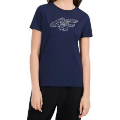 Koszulka damska 4F - krótki rękaw, dopasowany krój, miękki jersey. Niebieskie t-shirty damskie 4f, s, bez wzorów, z bawełny, klasyczne, bez kołnierzyka. Za 45.99 zł.