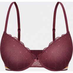 Biustonosz push up - Czerwony. Czerwone biustonosze Reserved. Za 59.99 zł.