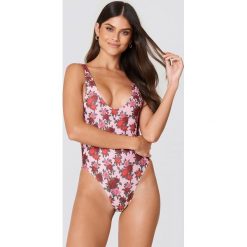 NA-KD Swimwear Kostium kąpielowy z wycięciami - Pink,Multicolor. Kostiumy jednoczęściowe damskie marki NA-KD Swimwear. W wyprzedaży za 40.38 zł.
