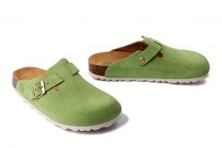 DR. BRINKMANN 600154-71 hellgrun, klapki damskie. Zielone klapki damskie Dr. Brinkmann, bez wzorów, ze skóry, bez obcasa. Za 284.90 zł.