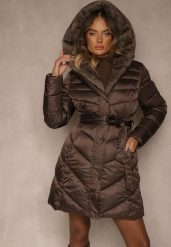 Brązowa Kurtka z Pikowanym Przeszyciami Wiązanym Paskiem i Kapturem z Futrem Fenida. Brązowe kurtki damskie Renee, l, bez wzorów, z dzianiny. Za 339.99 zł.