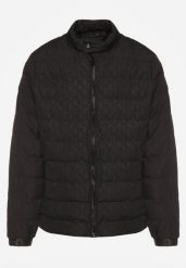 Czarna Pikowana Kurtka ze Stójką i Futrzaną Podszewką Silwedea. Czarne kurtki męskie Born2be, l, bez wzorów, z futra, eleganckie, bez kaptura. Za 169.99 zł.
