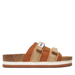 Klapki Novesta. Brązowe klapki damskie Novesta, bez wzorów, bez obcasa. Za 379.99 zł.