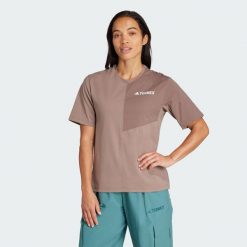 Koszulka Terrex Multi Climacool. Czerwone koszulki sportowe damskie Adidas, s, bez wzorów, sportowe, bez kołnierzyka. W wyprzedaży za 119.40 zł.