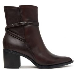 Botki Tamaris. Brązowe botki damskie Tamaris, bez obcasa, na słupku, bez zapięcia. Za 484.99 zł.