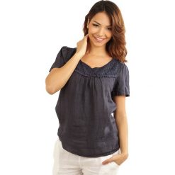 Lniana koszulka "Geneve" w kolorze granatowym. T-shirty damskie 100% Leinen, w koronkowe wzory, z koronki, klasyczne, z okrągłym kołnierzem, z krótkim rękawem. W wyprzedaży za 65.95 zł.