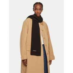 Szalik Calvin Klein Jeans. Czarne szaliki i chusty damskie Calvin Klein Jeans, bez wzorów, z jeansu. Za 249.99 zł.
