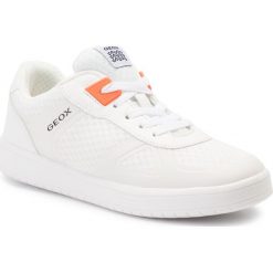 Sneakersy GEOX - J Kommodor B. B J925PB 01454 C1000 D White. Półbuty dziewczęce Geox. W wyprzedaży za 199.00 zł.
