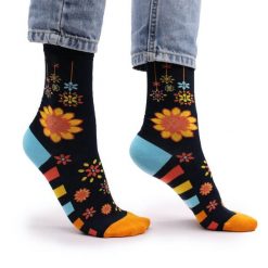 Skarpetki bambusowe Hop Hare - Kwiaty Mandali. Czarne skarpety damskie HAPPY HOP, bez wzorów, z elastanu. Za 29.99 zł.