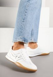 Białe Sneakersy Tenisówki z Ozdobną Boczną Naszywką Ranilsa. Białe obuwie sportowe damskie Born2be, z aplikacjami, z jeansu, eleganckie, bez zapięcia. Za 89.99 zł.