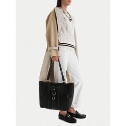 Torebka Beverly Hills Polo Club. Czarne torebki do ręki damskie Beverly Hills Polo Club, bez wzorów, bez dodatków. Za 229.99 zł.