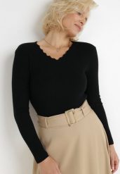 Czarny Sweter Rhodehe. Czarne swetry damskie Born2be, s, bez wzorów, z bawełny, klasyczne, bez kołnierzyka, bez ramiączek, długie, bez kaptura. Za 19.99 zł.