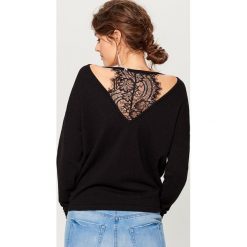 Sweter z koronkową wstawką - Czarny. Czarne swetry damskie Mohito, z koronki. Za 119.99 zł.