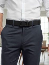 Pasek z automatyczną klamrą - czarny. Czarne paski damskie Sinsay, bez wzorów. Za 15.99 zł.