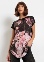 Shirt z nadrukiem, z miękkiego materiału z wiskozą. Czarne bluzki damskie bonprix, bez wzorów, z wiskozy, bez kołnierzyka, bez ramiączek. Za 67.99 zł.